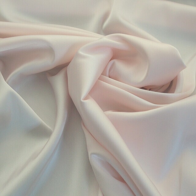 Stretch silk imitation satin in great Cream